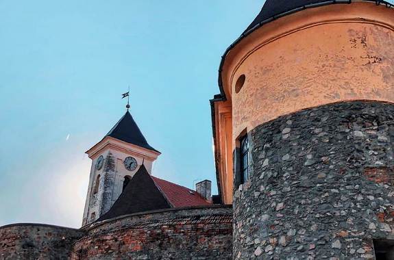 Картинка экскурсия в замок Паланок из Харькова